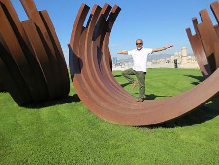 Ein Bild, das Gras, Himmel, drau�en, Handschuhe enth�lt.

Automatisch generierte Beschreibung